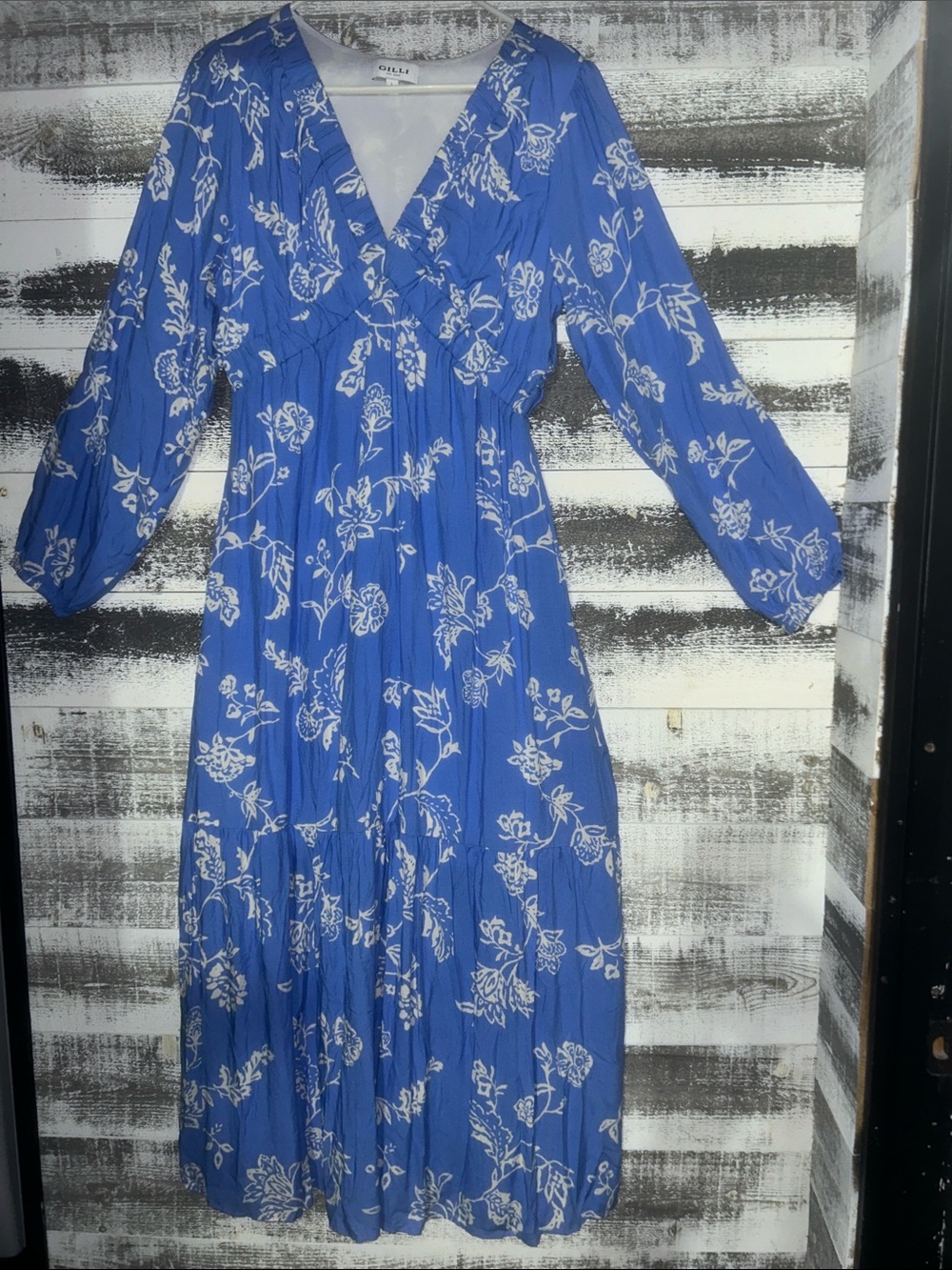 Gilli Blue and White Long Sleeve Floral Maxi Dress